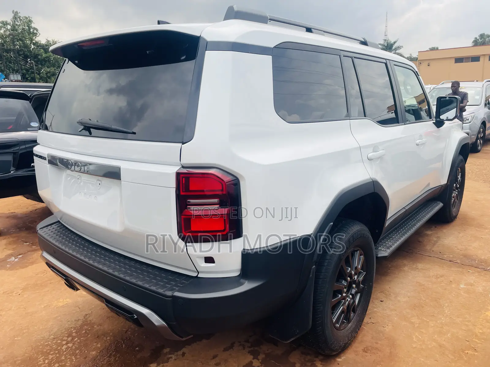 Toyota Land Cruiser Prado 2.8 2024 White