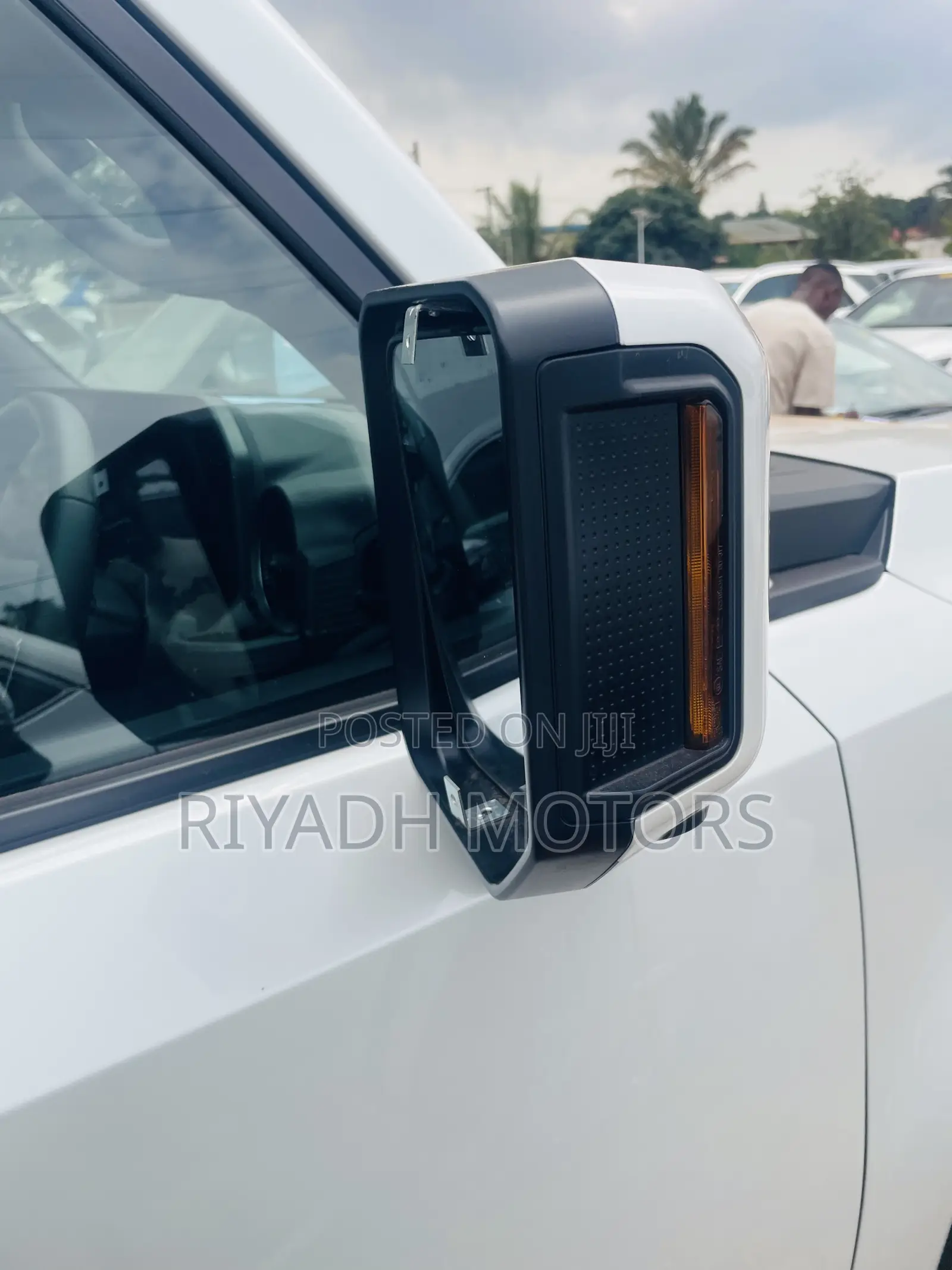 Toyota Land Cruiser Prado 2.8 2024 White
