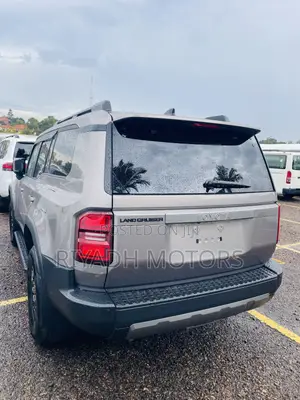 Toyota Land Cruiser Prado 2.7 2023 Gray