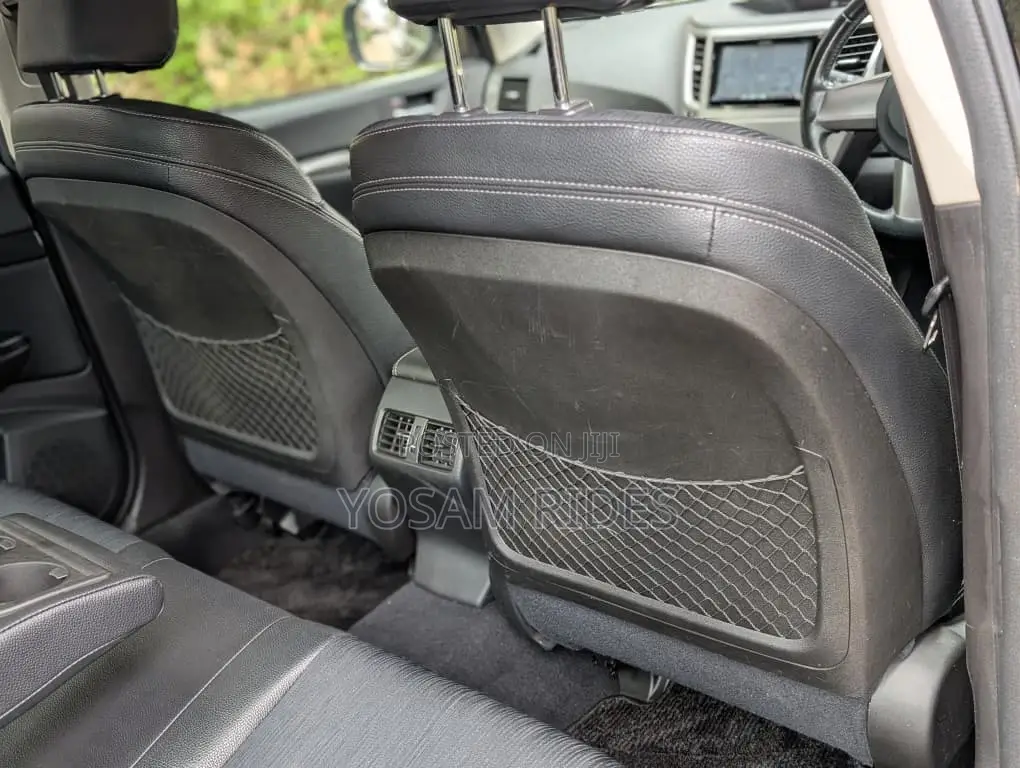 Subaru Legacy 2.5i Premium 2010 Black