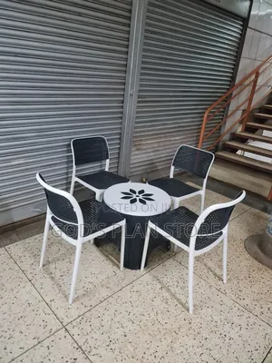 Hotels/Bars Outdoor Patio Table and Chairs Plastic Table and Chairs