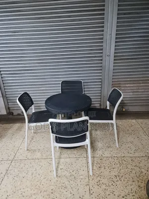 Quick Use Plastic Restaurant Table and Chairs Plastic Table and Chairs