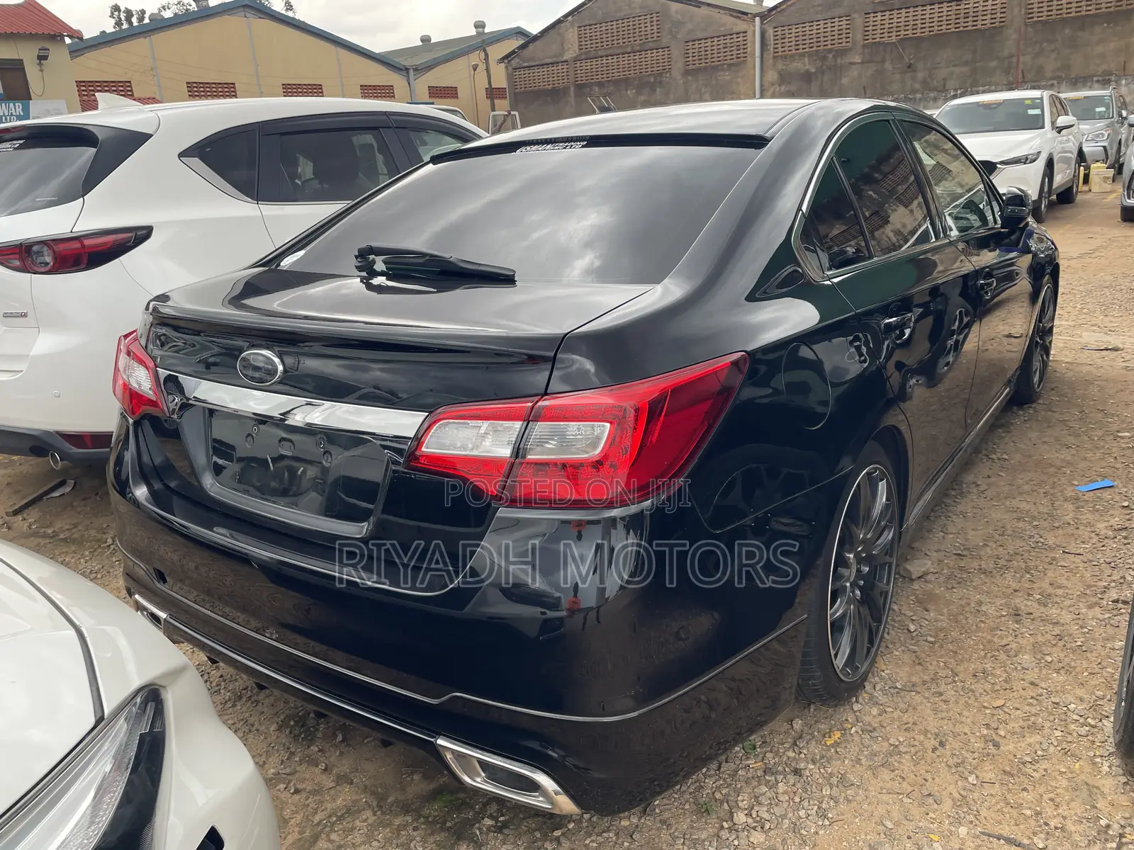 Subaru Legacy 2.5i Limited AWD 2017 Black