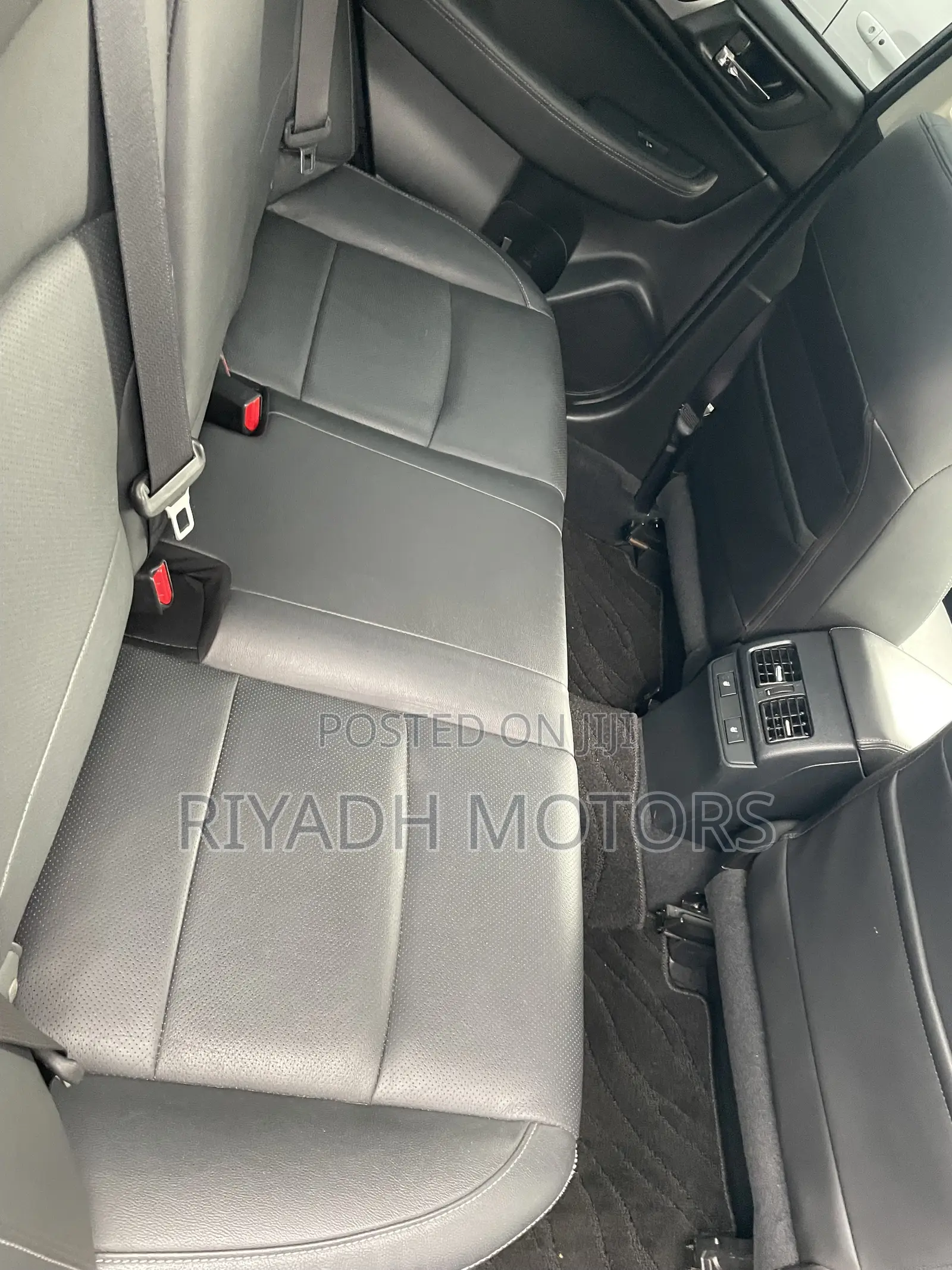 Subaru Legacy 2.5i Limited AWD 2017 Black