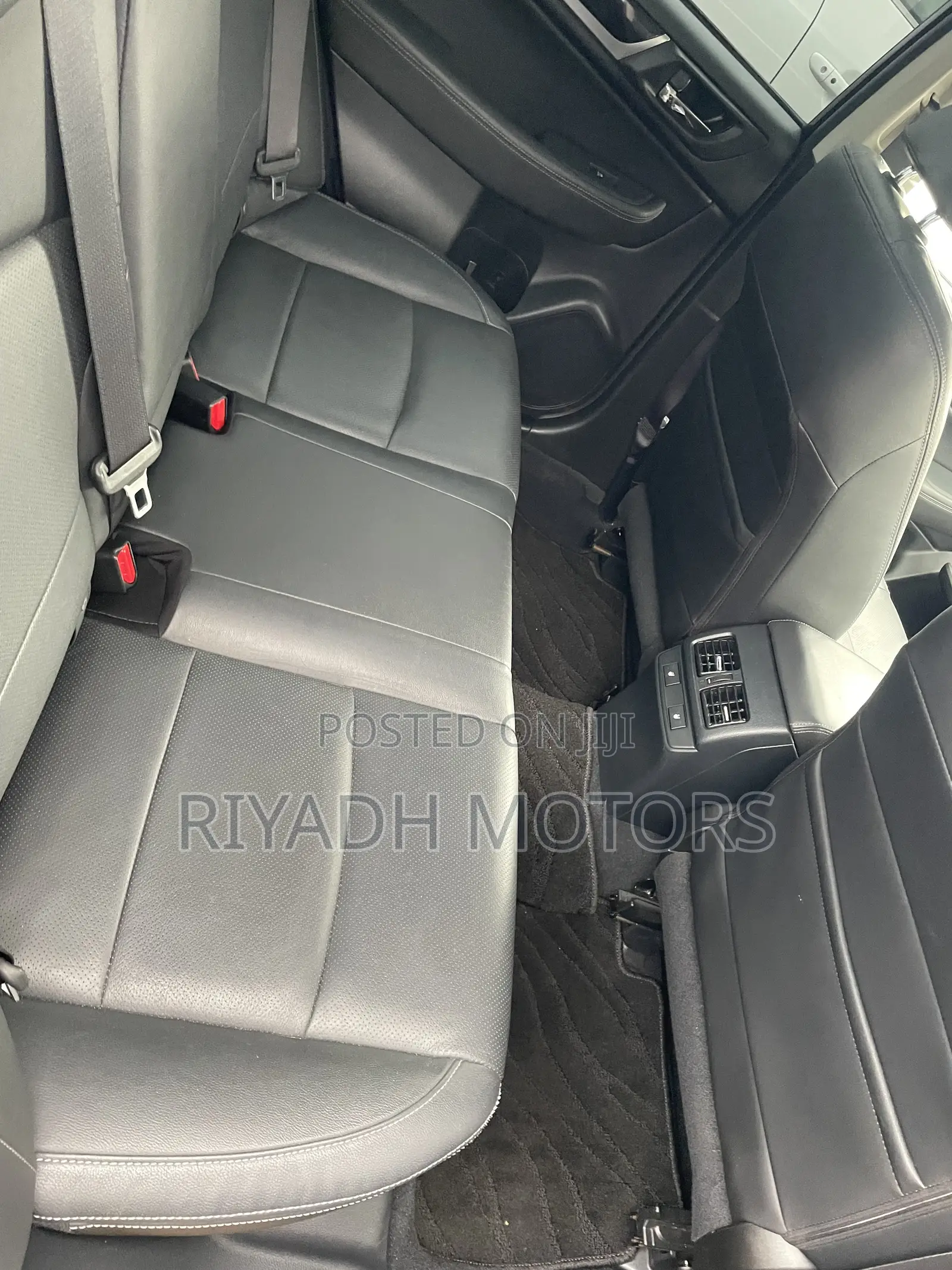 Subaru Legacy 2.5i Limited AWD 2017 Black