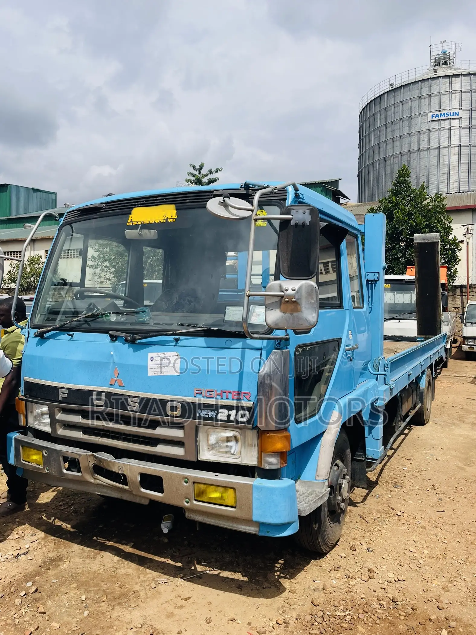 Fuso Car Carrier With Wich