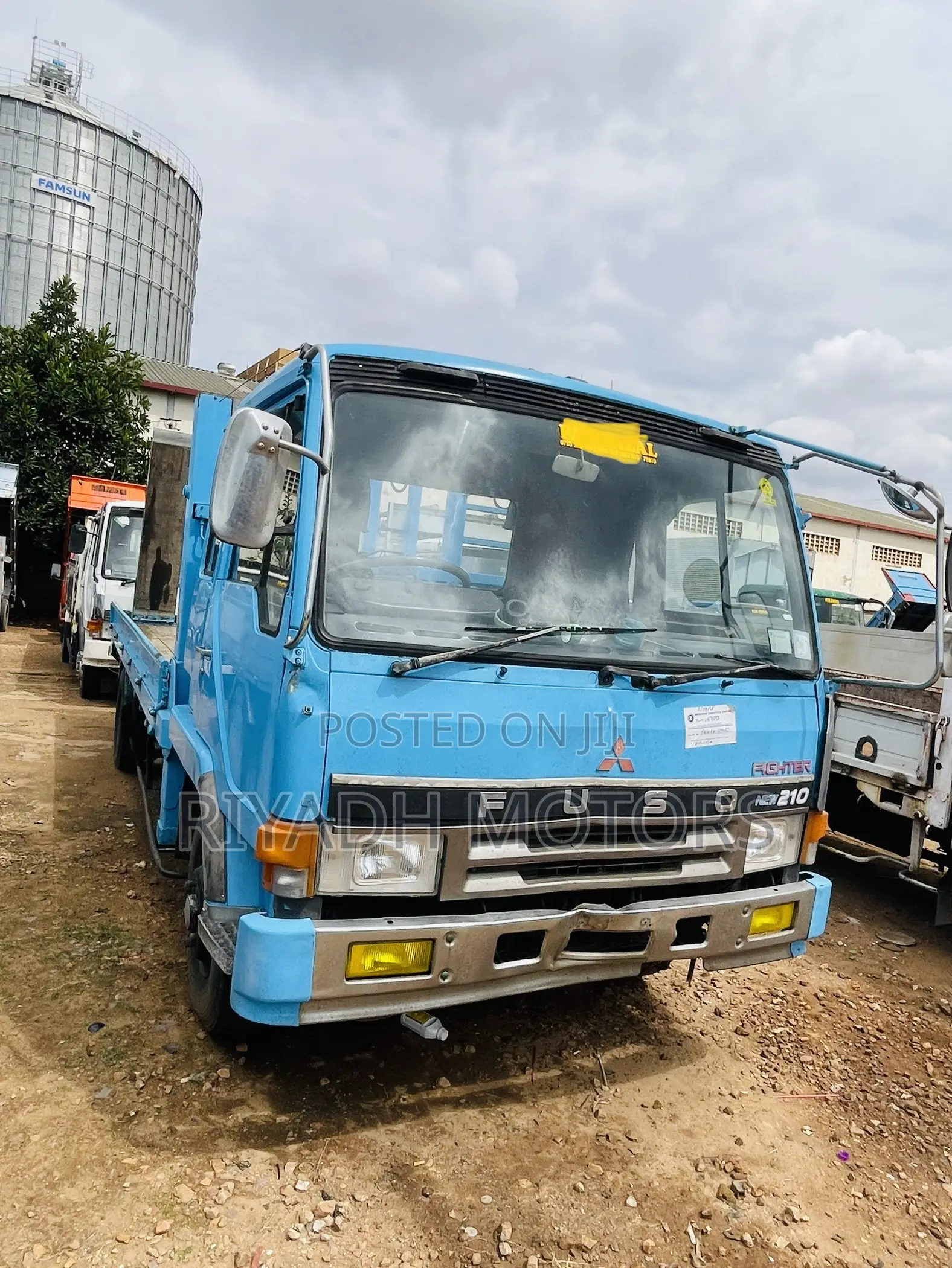 Fuso Car Carrier With Wich