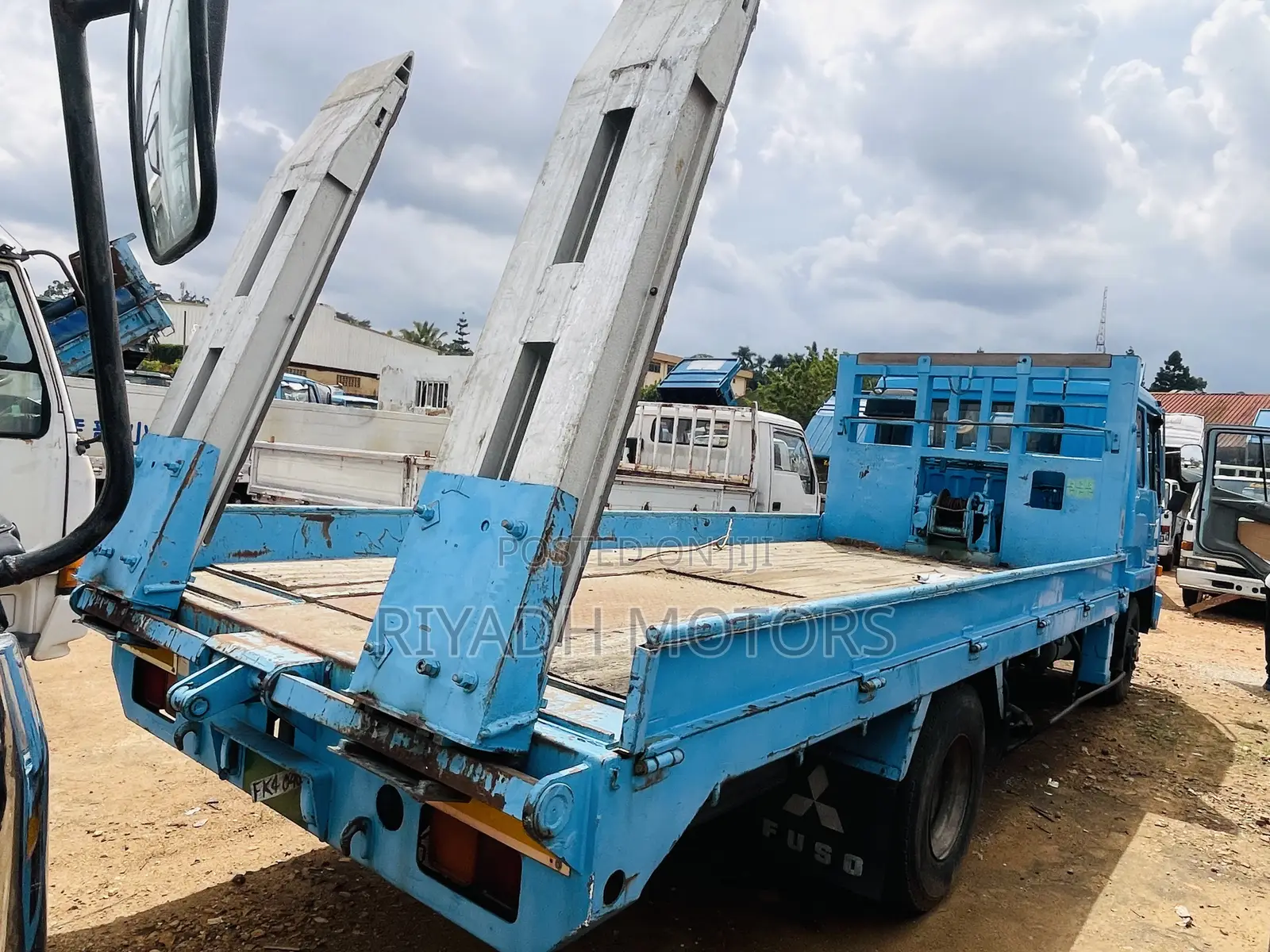 Fuso Car Carrier With Wich