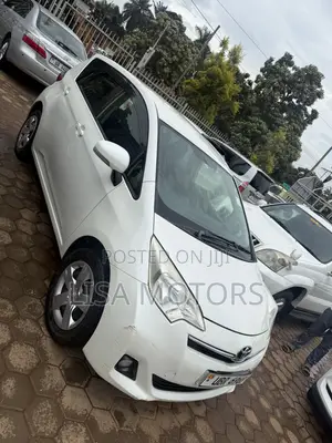 Toyota Ractis 1.3 FWD 2011 White