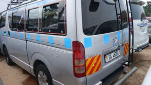 Toyota HiAce 2010 Silver