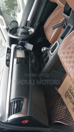 Toyota Hilux 2015 Black