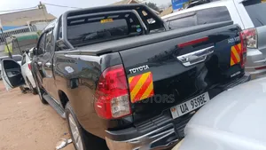 Toyota Hilux 2015 Black