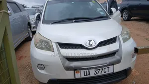 Toyota IST 2010 White
