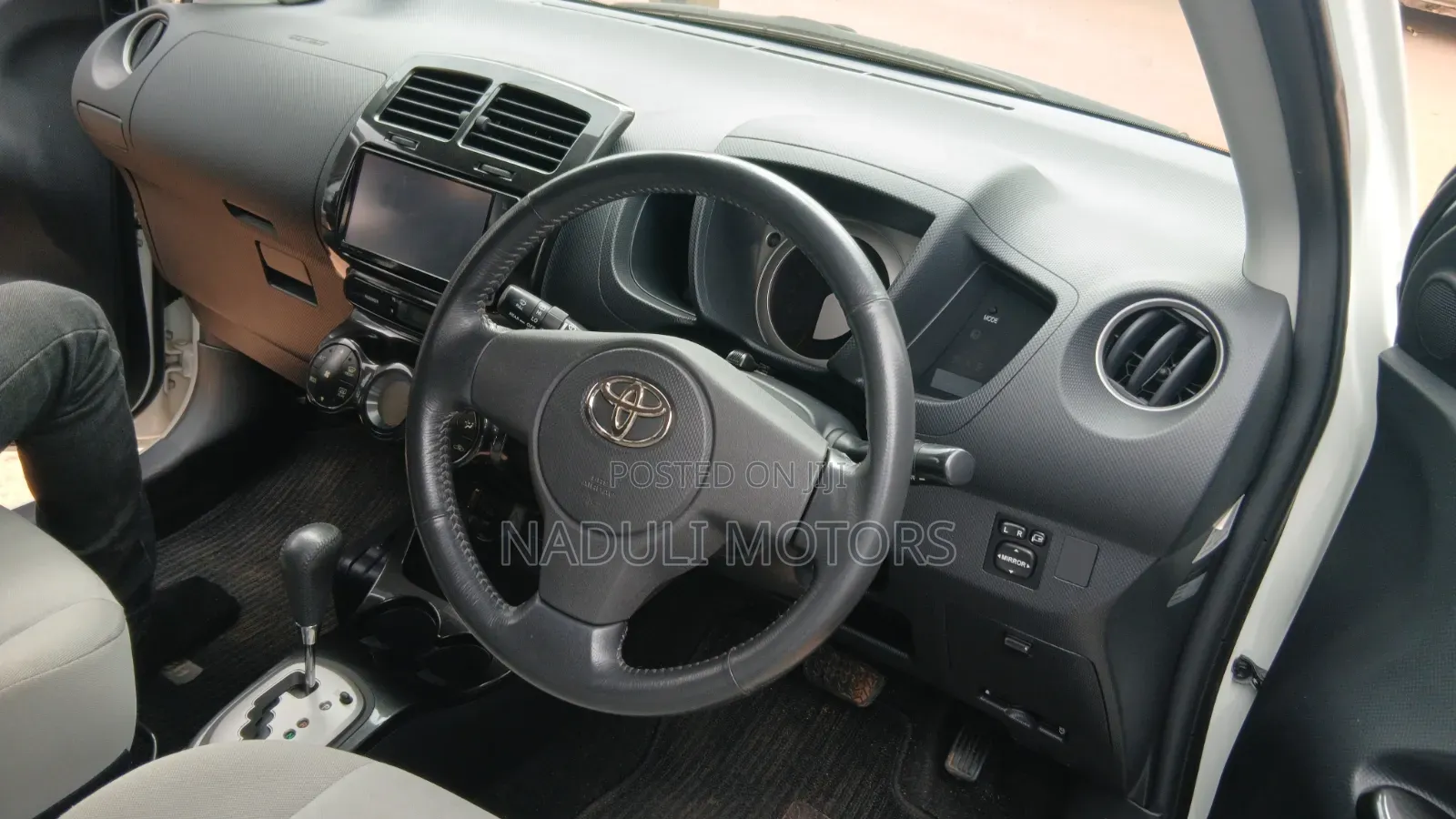 Toyota IST 2010 White