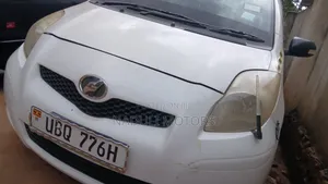 Toyota Vitz 2008 White