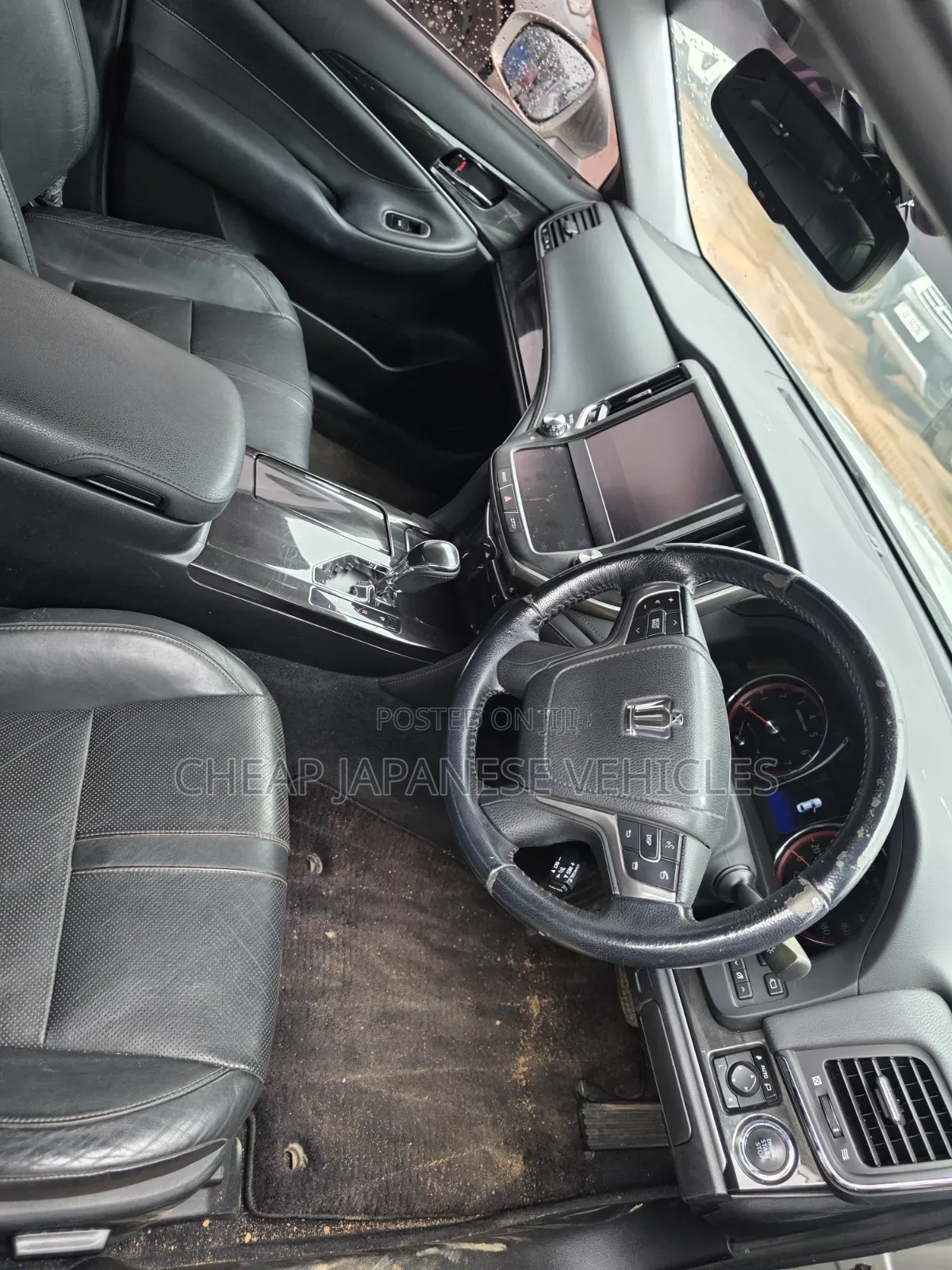 Toyota Crown 2016 Silver