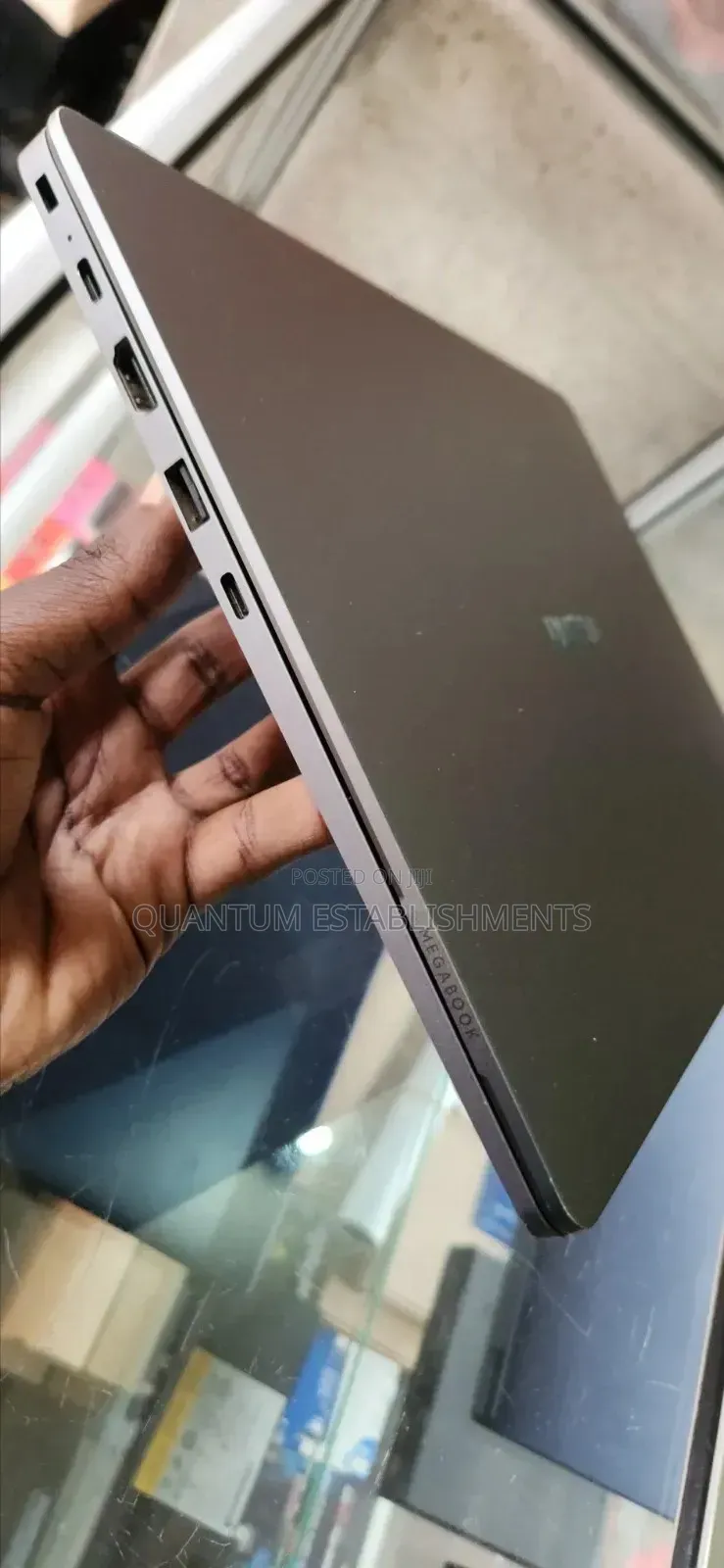 Laptop Tecno 8GB AMD Ryzen 5 SSD 512GB