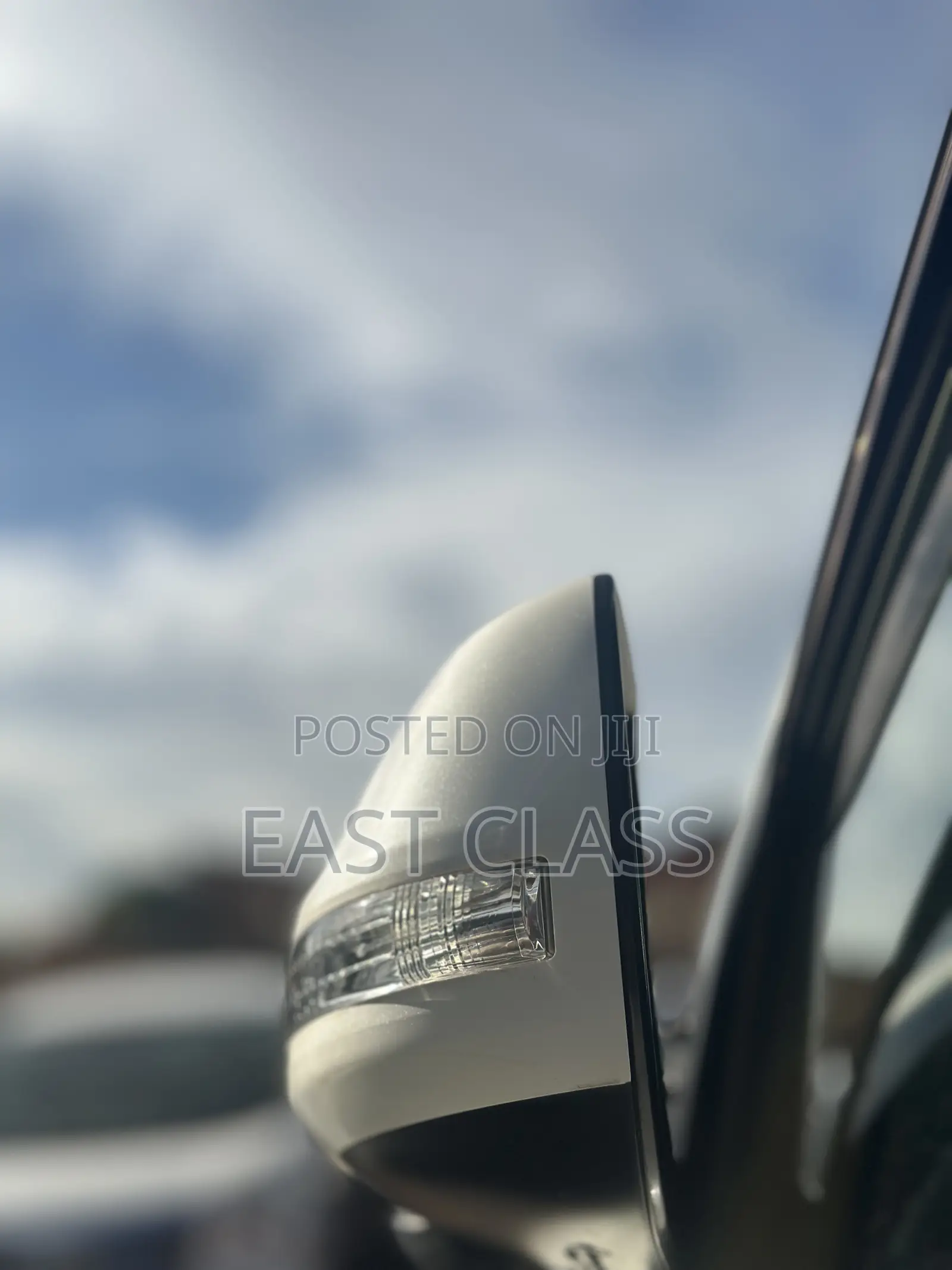 Toyota Land Cruiser 4.6 V8 AX G Selection 2019 White