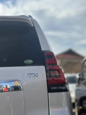 Toyota Land Cruiser 4.6 V8 AX G Selection 2019 White