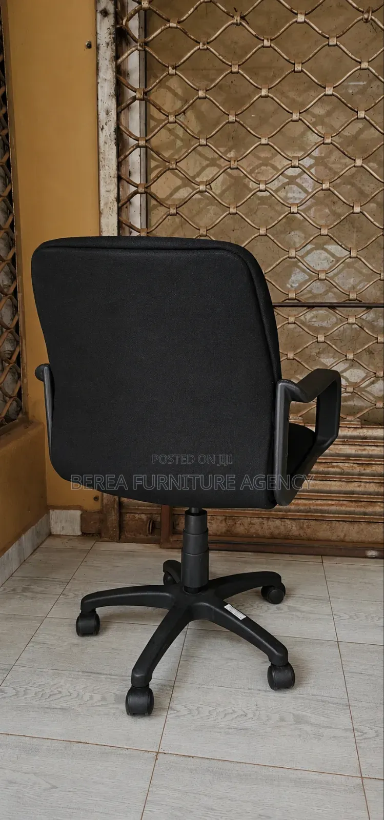 Comfortable Unique Fabric Short Back Office Chair