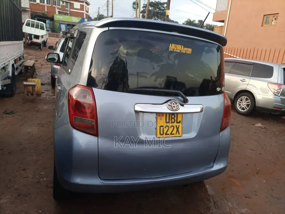 Toyota Ractis 2007 Gray