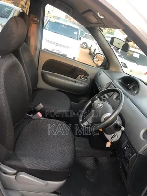 Toyota Sienta 2011 Silver