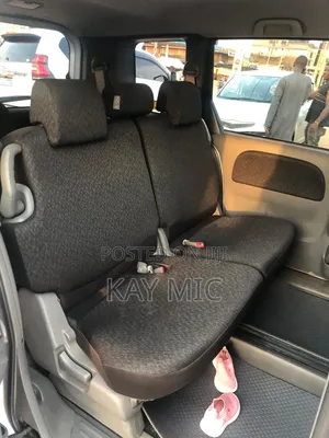 Toyota Sienta 2011 Silver