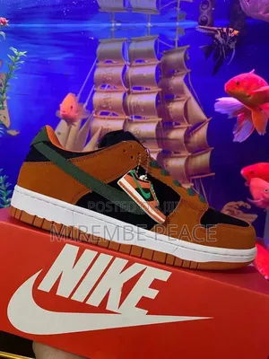Air Jordan Low 1 Sneakers