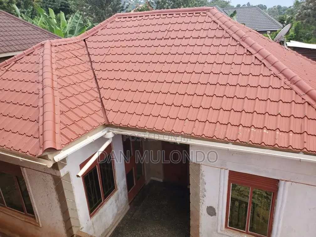 Two Houses on the Same Plot of Land on Sale