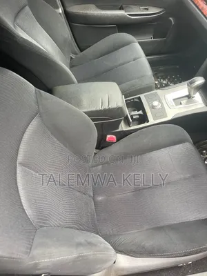 Subaru Outback 2.5i Limited 2011 Beige