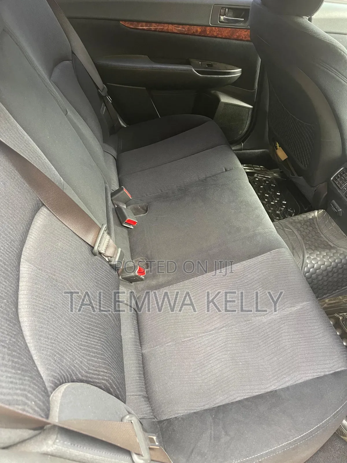 Subaru Outback 2.5i Limited 2011 Beige