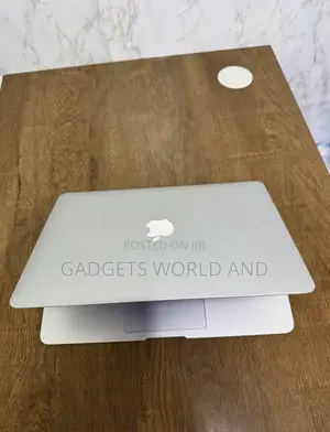 Laptop Apple MacBook Air 2017 8GB Intel Core i5 SSD 256GB