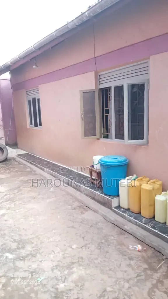 Furnished 3bdrm House in Residential, Nabweru for sale