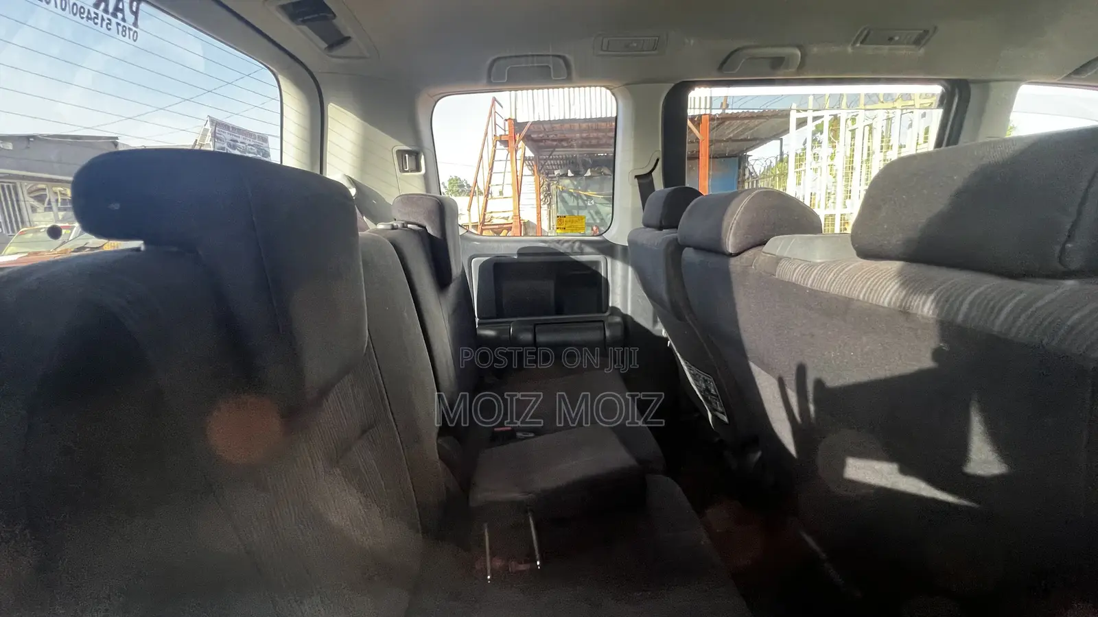 Toyota Noah 2012 Silver