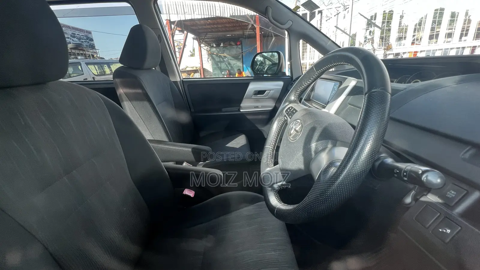 Toyota Noah 2012 Silver
