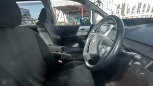 Toyota Noah 2012 Silver