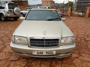 Mercedes-Benz C200 1998 Gold