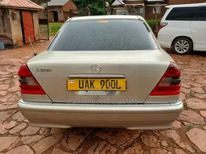 Mercedes-Benz C200 1998 Gold