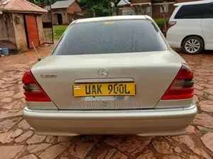 Mercedes-Benz C200 1998 Gold