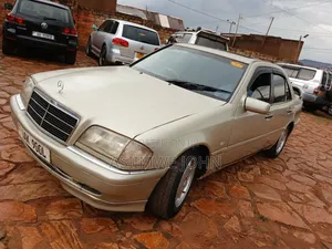 Mercedes-Benz C200 1998 Gold