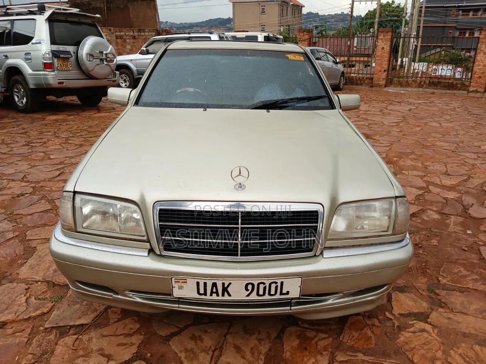 Mercedes-Benz C200 1998 Gold