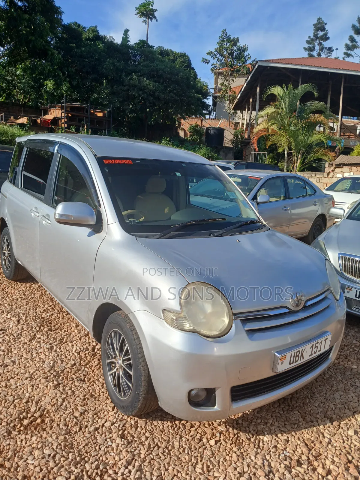 Toyota Sienta 1.5 FWD 2007 Silver
