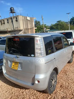 Toyota Sienta 1.5 FWD 2007 Silver