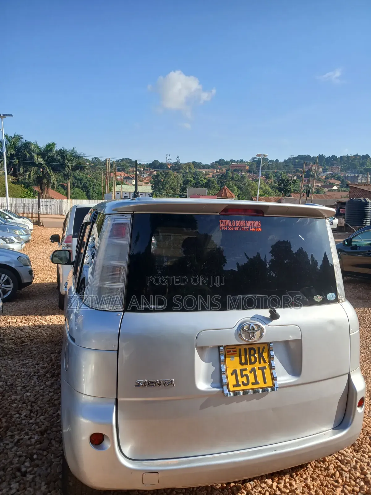 Toyota Sienta 1.5 FWD 2007 Silver