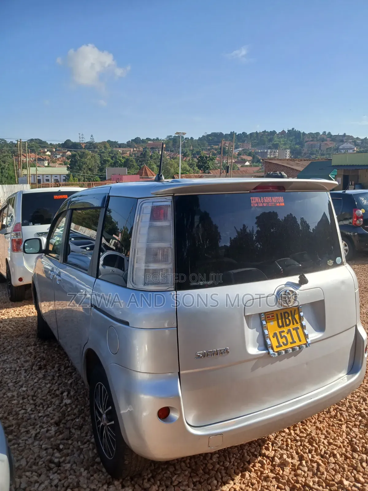 Toyota Sienta 1.5 FWD 2007 Silver