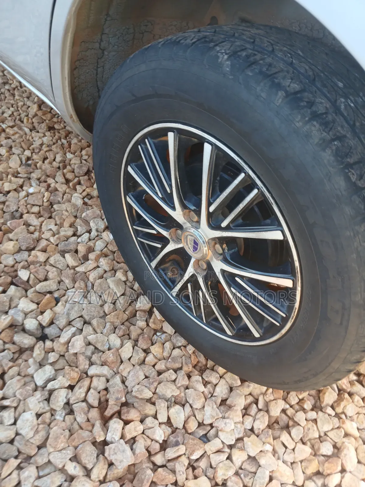 Toyota Sienta 1.5 FWD 2007 Silver