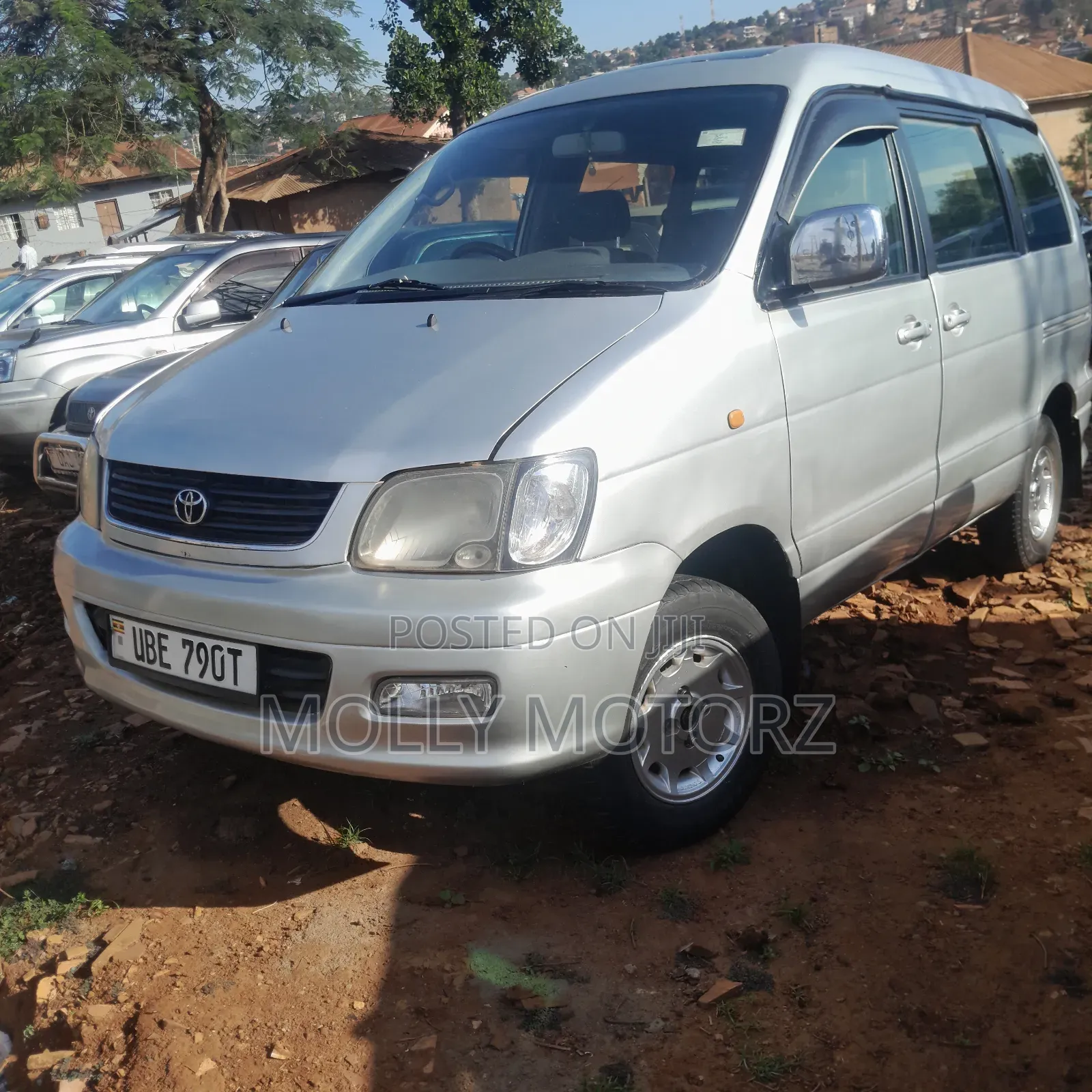 Toyota Noah 2002 Silver