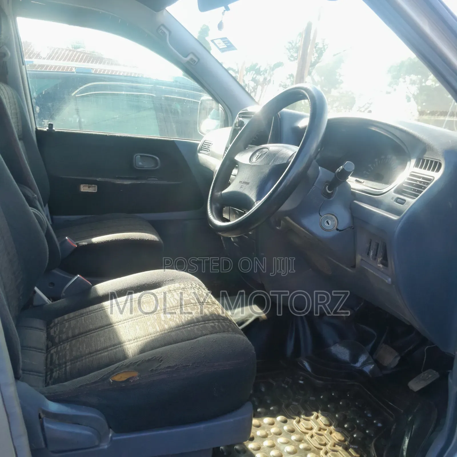 Toyota Noah 2002 Silver