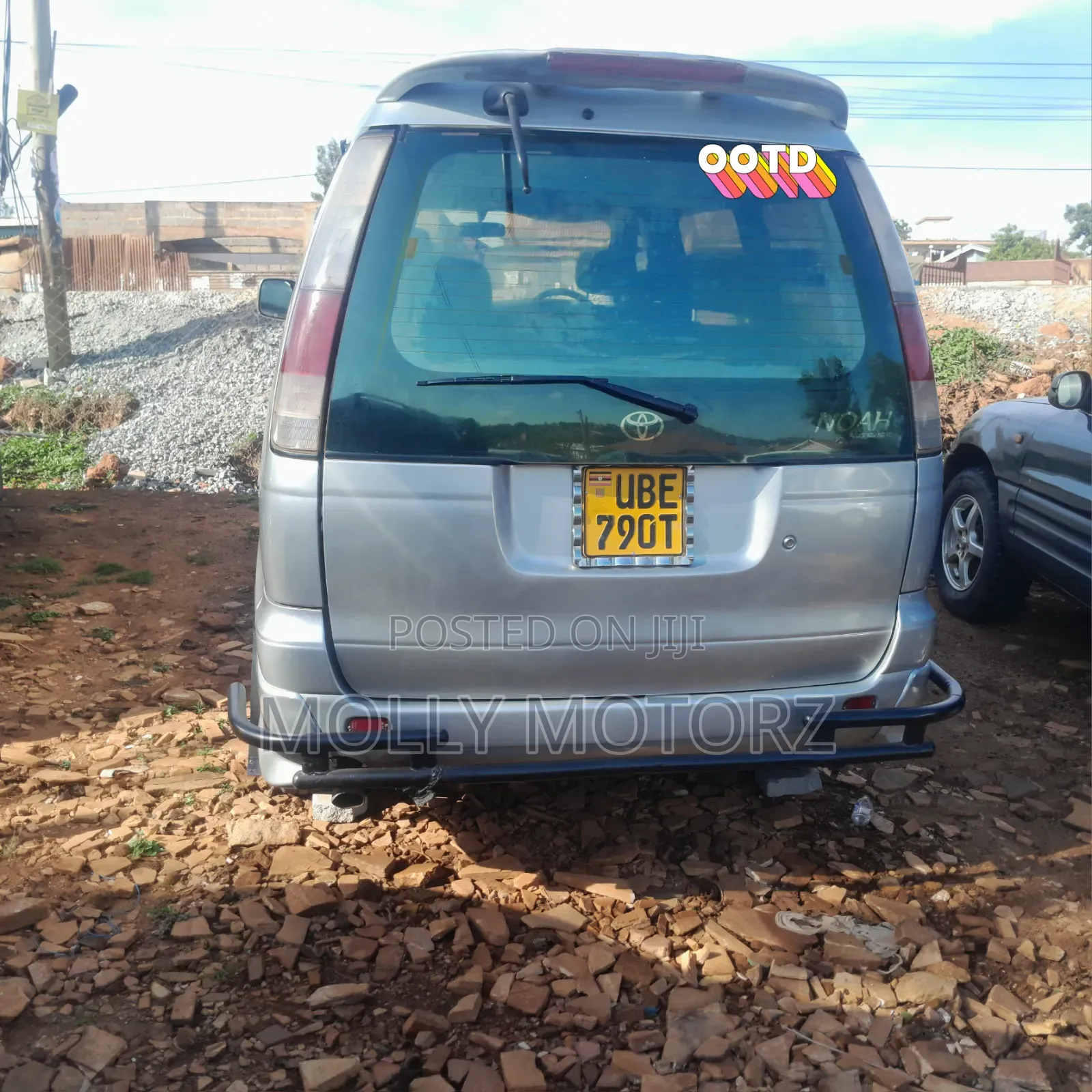 Toyota Noah 2002 Silver