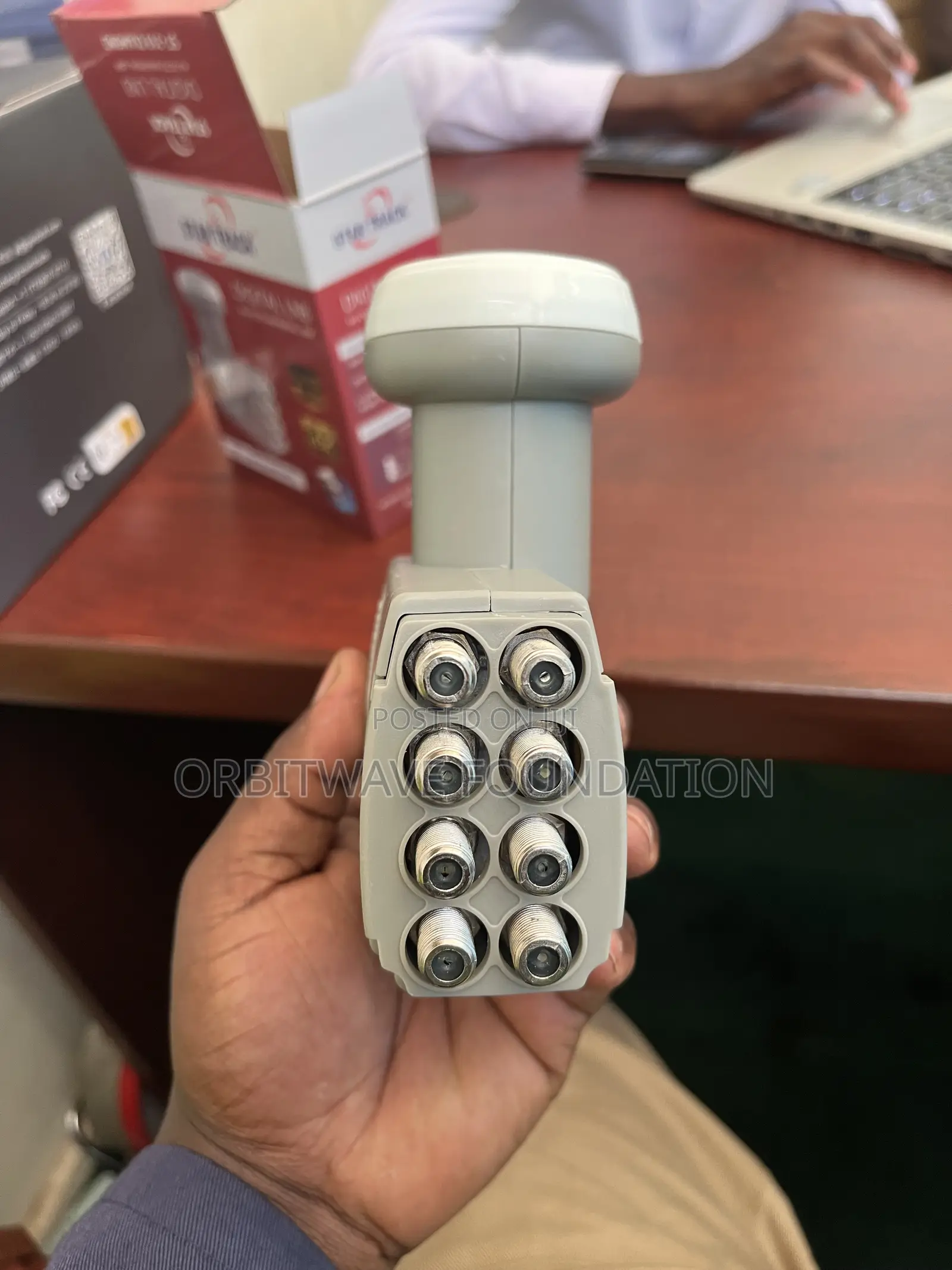 8 Ports Lnb Universal